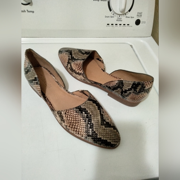 New women's slip on shoes by Madewell snake print size 9 pointy - Picture 10 of 10